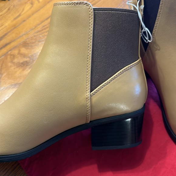 A new day -Gwen Tan, Low Shaft, Pull On, 2” Heeled Boots with memory foa… - Picture 8 of 11